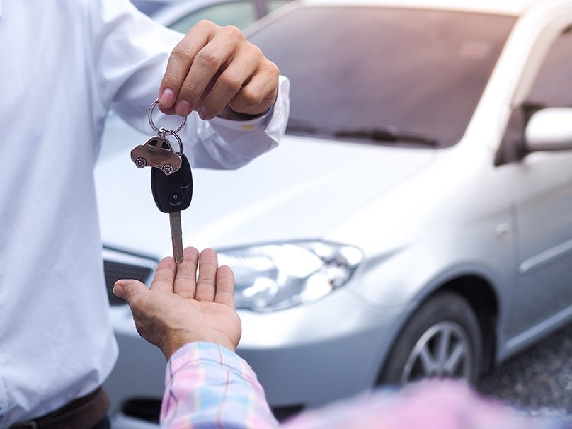 Où acheter une voiture d'occasion? Chez un professionnel ou un particulier?